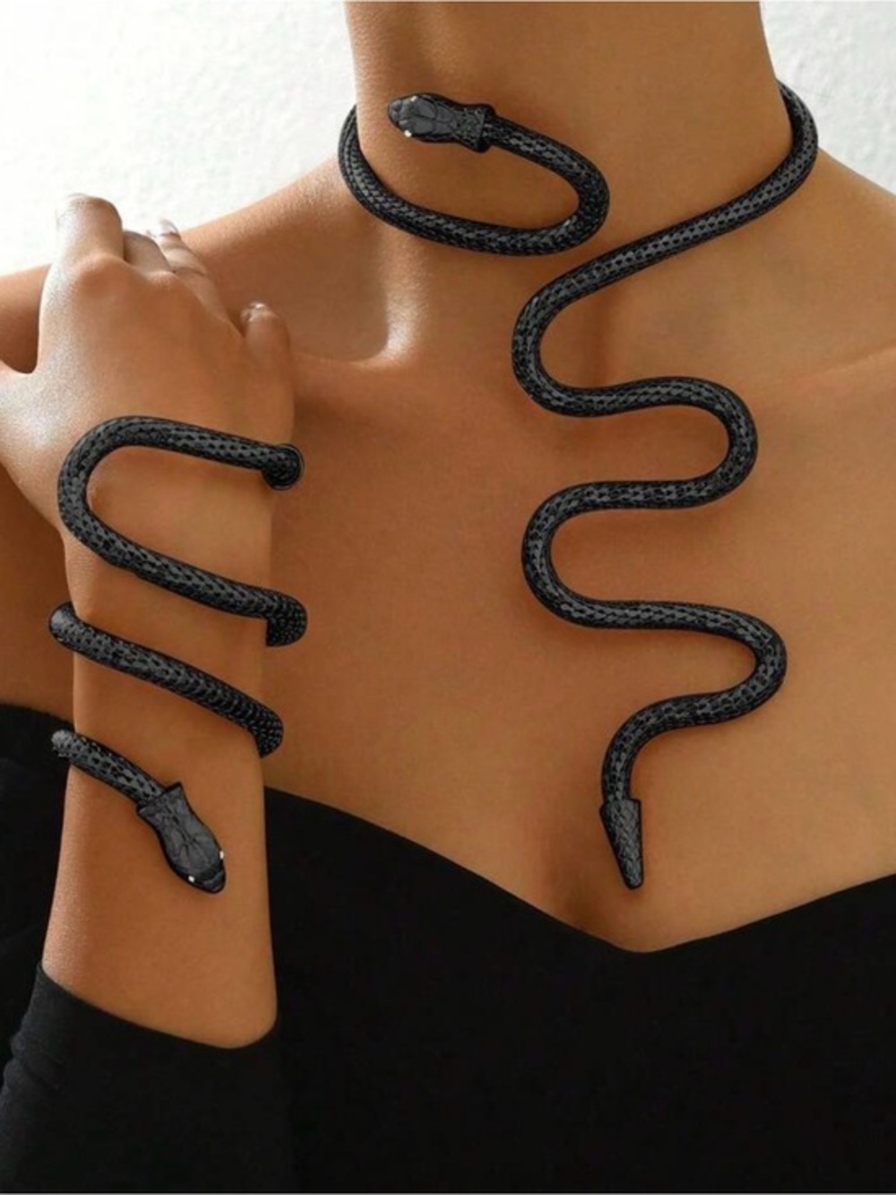Black Snake Jewelry Set – Costume Jewelry ✨🐍